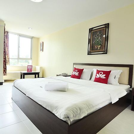Aryan Suites Hotel Bangkok Esterno foto