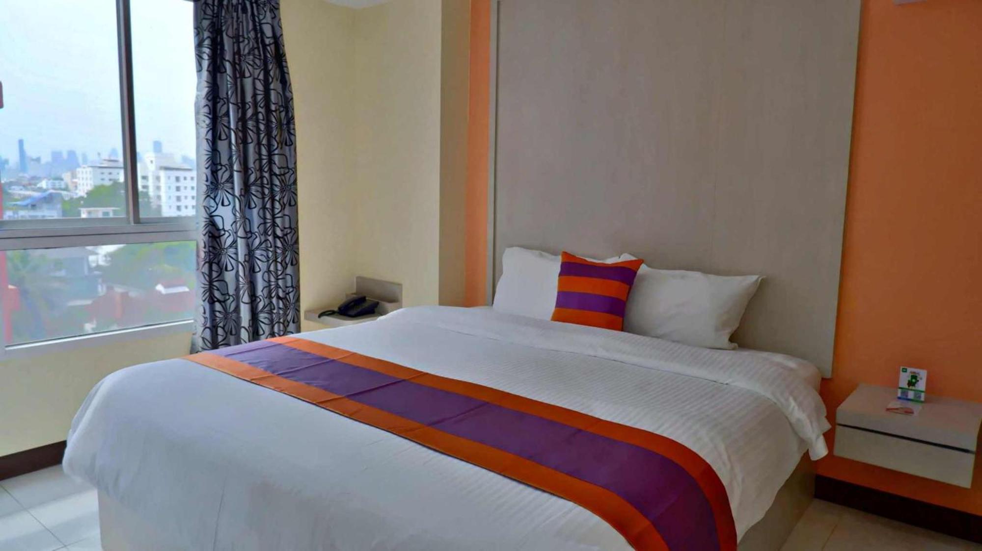 Aryan Suites Hotel Bangkok Esterno foto