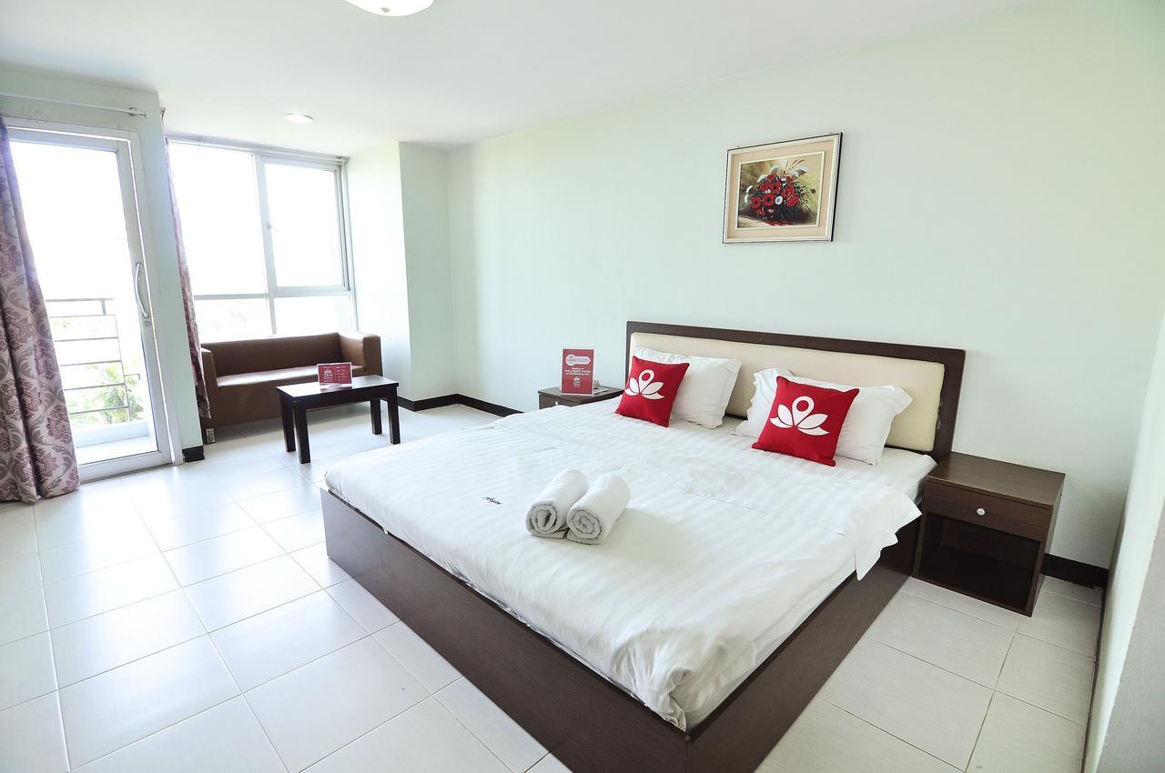Aryan Suites Hotel Bangkok Esterno foto