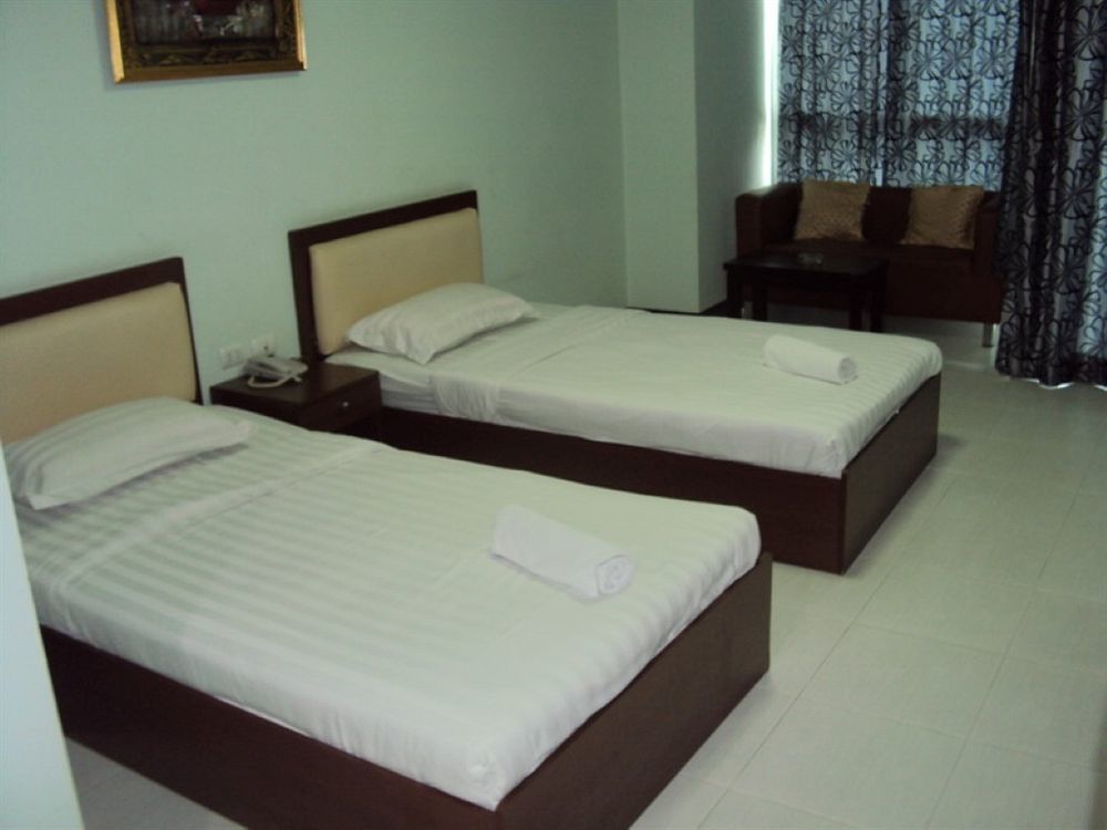 Aryan Suites Hotel Bangkok Esterno foto