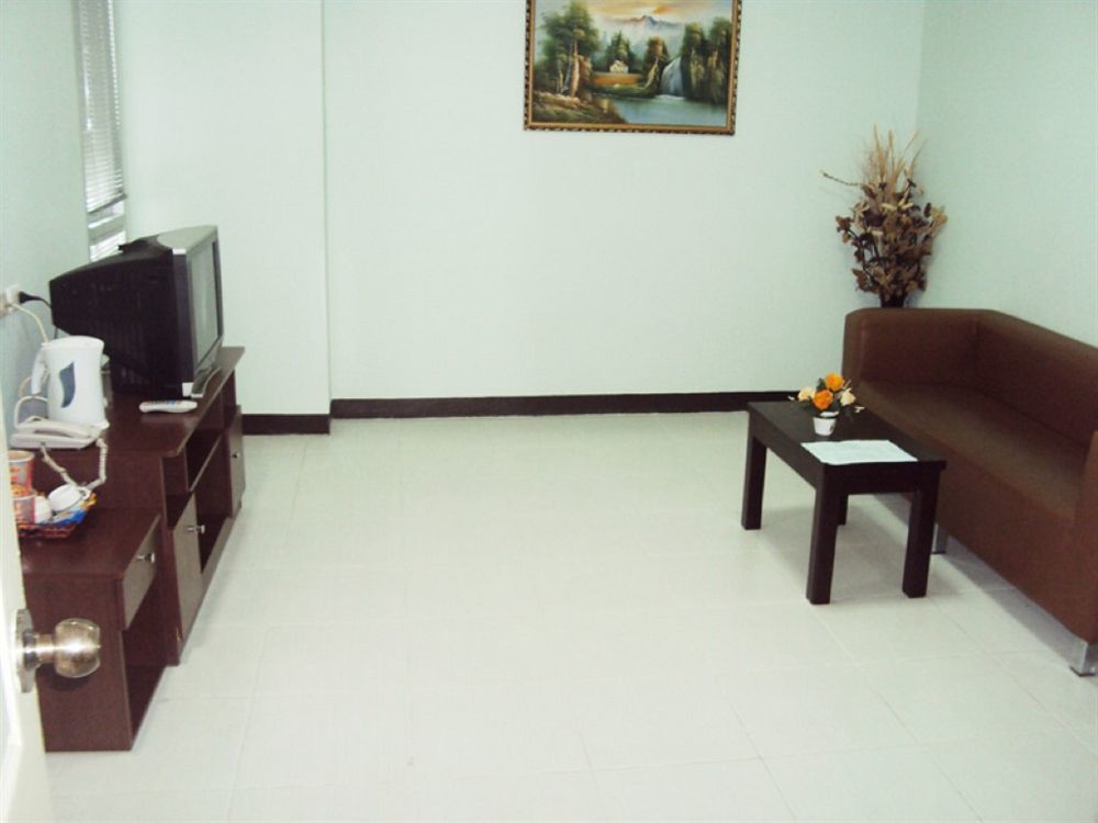 Aryan Suites Hotel Bangkok Esterno foto