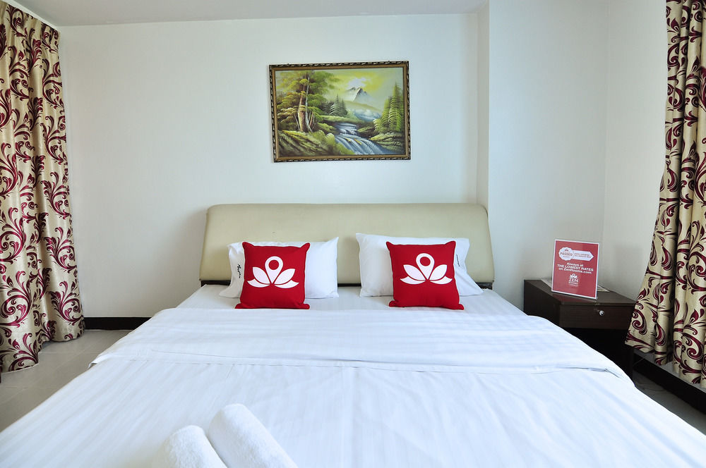 Aryan Suites Hotel Bangkok Esterno foto