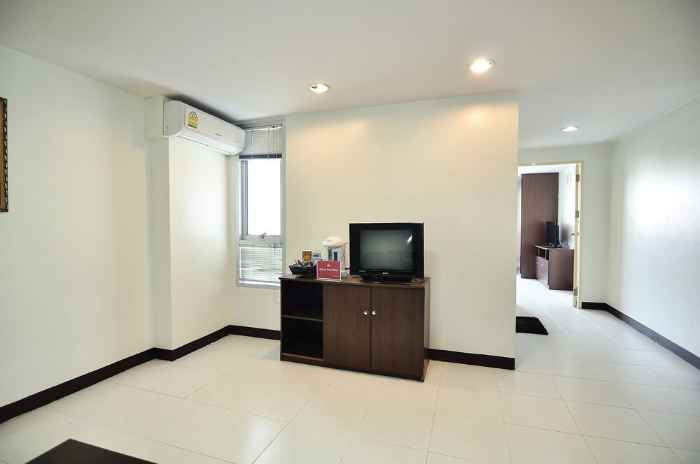 Aryan Suites Hotel Bangkok Esterno foto