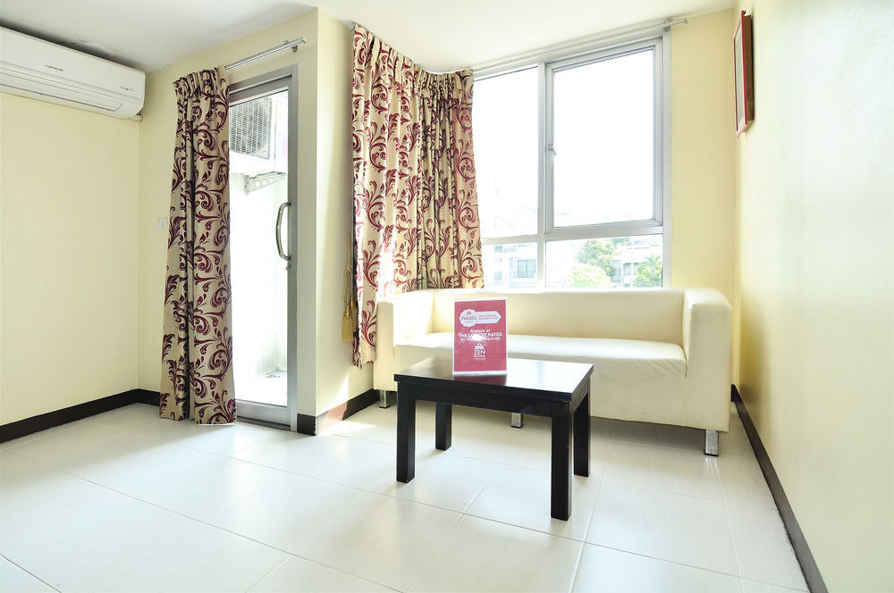 Aryan Suites Hotel Bangkok Esterno foto